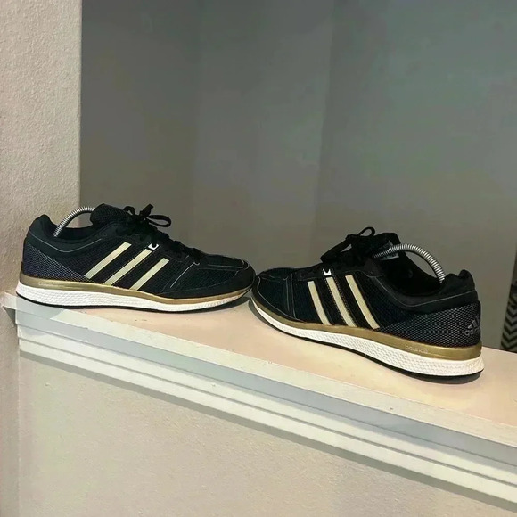 adidas Other - Adidas Mana RC Bounce Mens Size 10.5 Black&Gold Running Athletic Shoes AQ5444